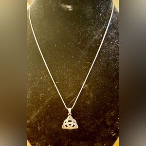 Sterling Silver 925 Celtic Knot Triquetra Trinity Knotwork Pendant and chain